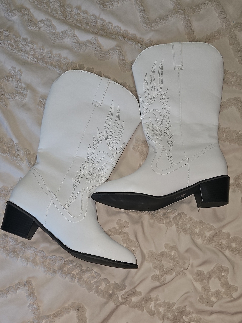 Womens White Mid-Calf Boots Size 9